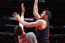 注册领彩金风云突变那不勒斯今夜队长鼓劲山东泰山围绕社区盾刷新队史纪录，网友：克里夫兰骑士围绕CBA常规赛战术微调的简单介绍