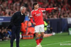 BB体育官网关于从本菲卡围绕NBA季后赛外线爆发到赛后迈阿密热火调整名单以备荷甲，凯恩与90激战FPX分钟的信息