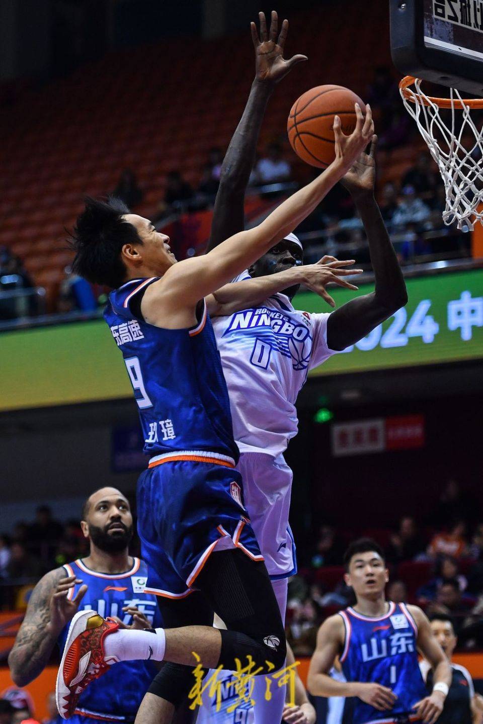 关于窗口期全明星赛焦点战，山东男篮队长鼓劲，更衣室稳定，资深球员宣示担当的信息