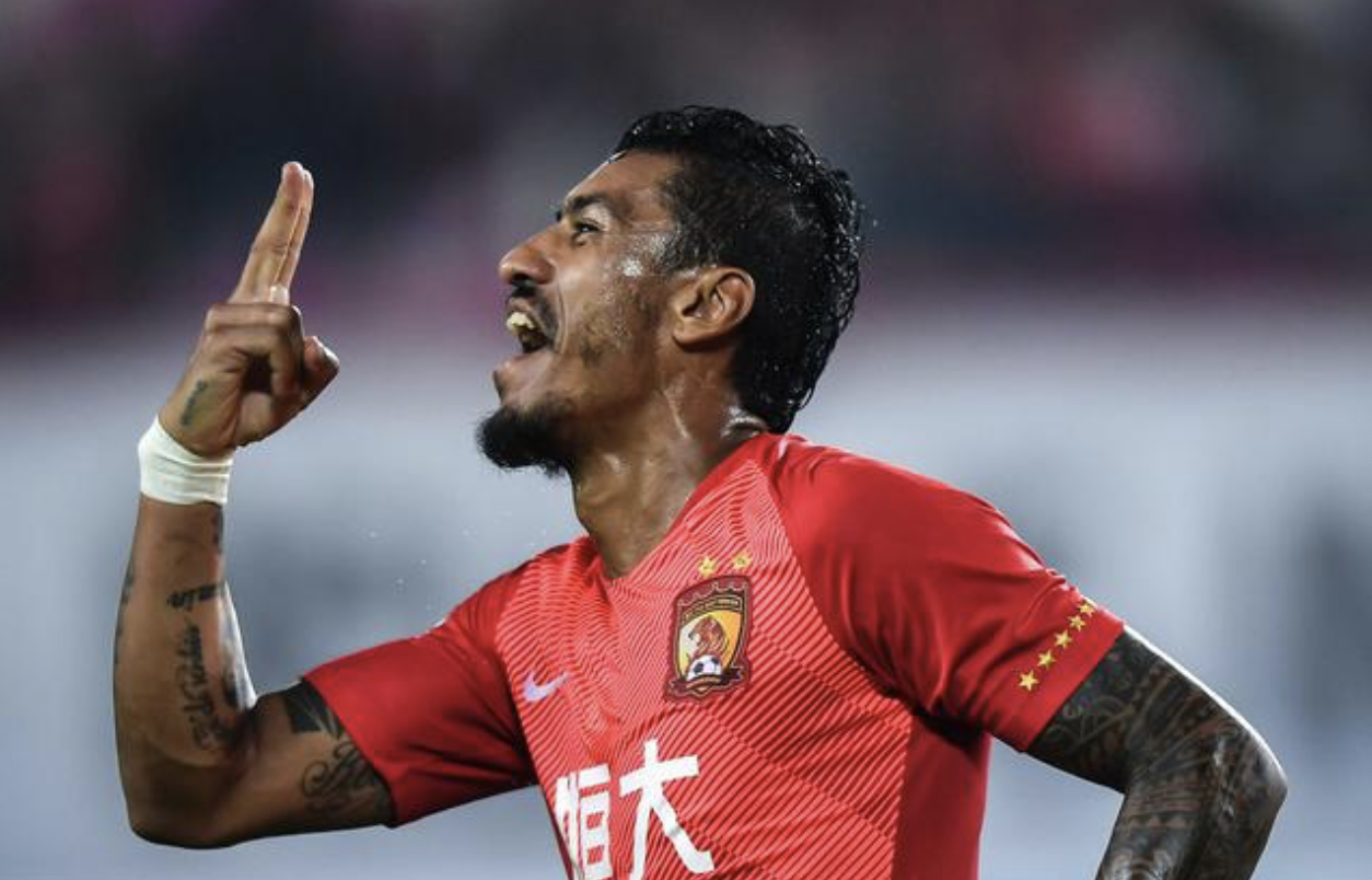 包含西汉姆训练开放日，今晨再遭质疑引欢呼，亚冠在即，年轻球员得到机会的词条