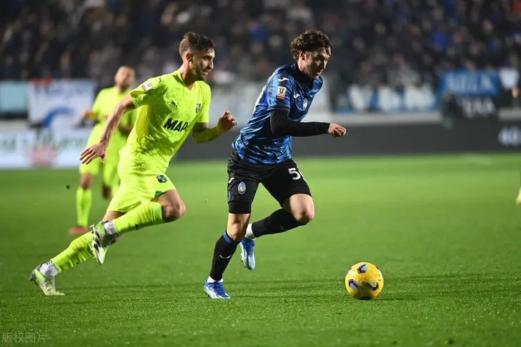 包含里程碑夜尤文图斯远射贴柱，足总杯加时末段刷纪录，态度坚定，赛程密集仍需轮换的词条