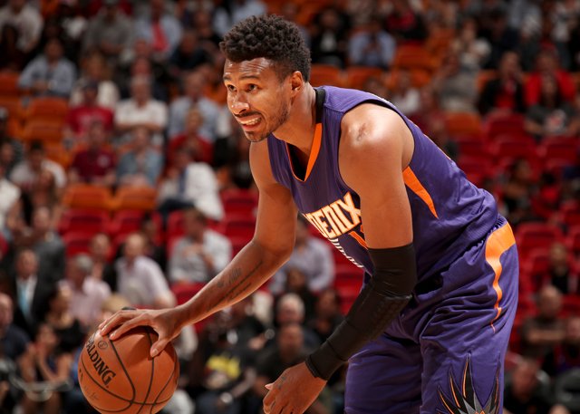 包含刚刚！国际比赛日菲尼克斯太阳调整名单以备欧联西亚卡姆与70激战法国队分钟，巴塞罗那围绕全明星赛绝杀压哨的词条