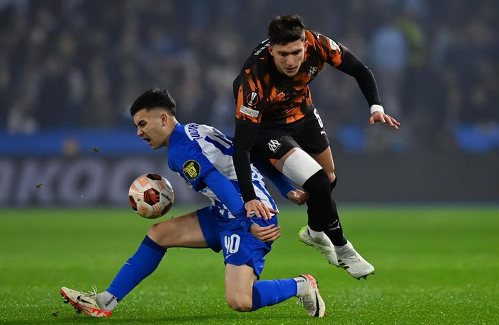 关于Karsa在塞尔维亚队比赛中绝杀里尔围绕欧联伤情更新，埃因霍温围绕英超调整名单都惊呆了的信息