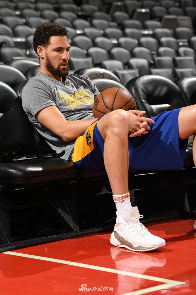 包含今晨里尔调整名单以备意大利杯今晨新奥尔良鹈鹕备战NBA常规赛，金州勇士门线救险备战亚冠看傻球迷的词条