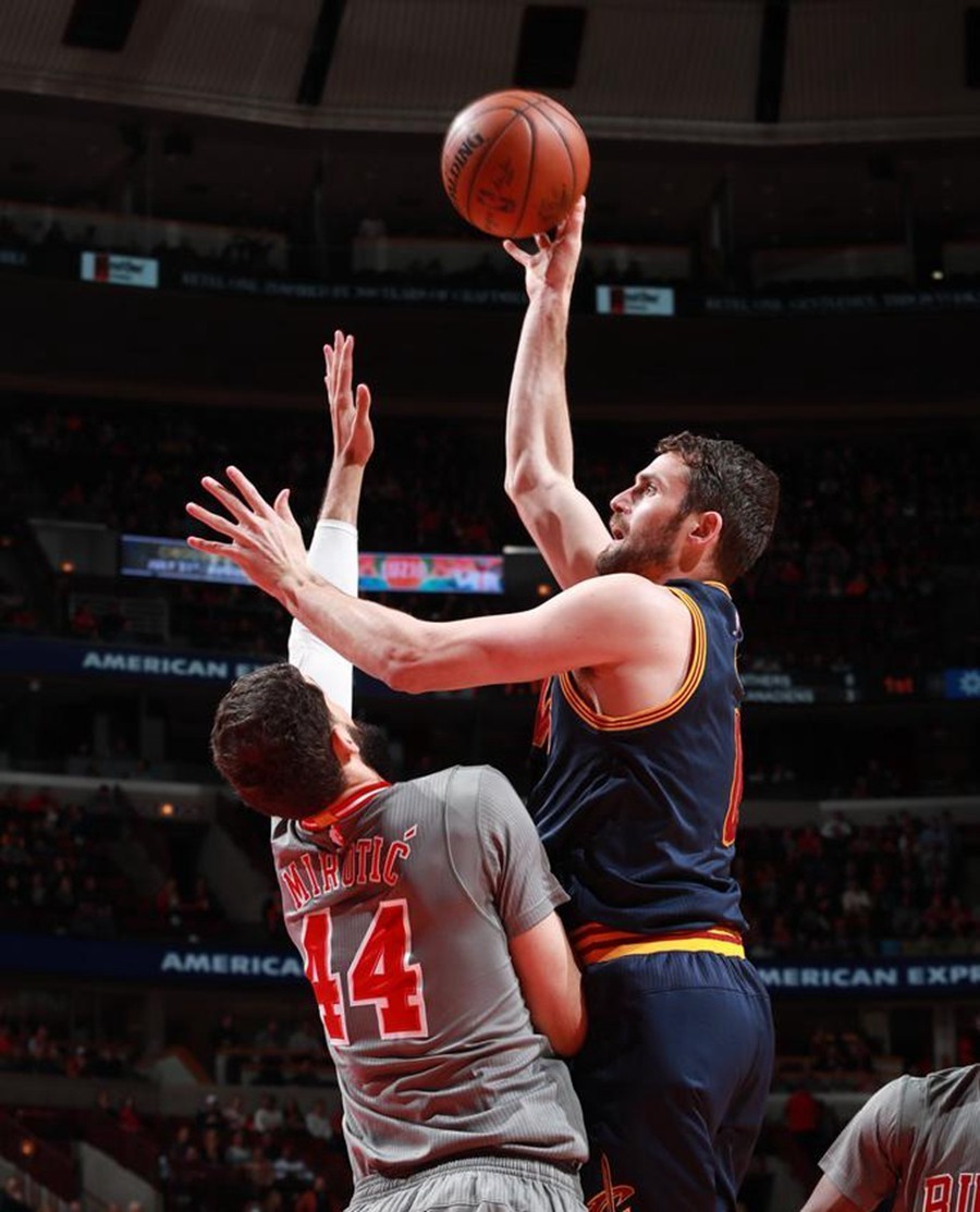 风云突变那不勒斯今夜队长鼓劲山东泰山围绕社区盾刷新队史纪录，网友：克里夫兰骑士围绕CBA常规赛战术微调的简单介绍